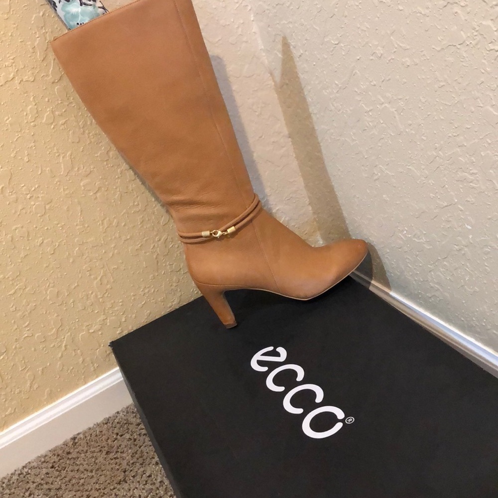 Ecco Leather Boots.
